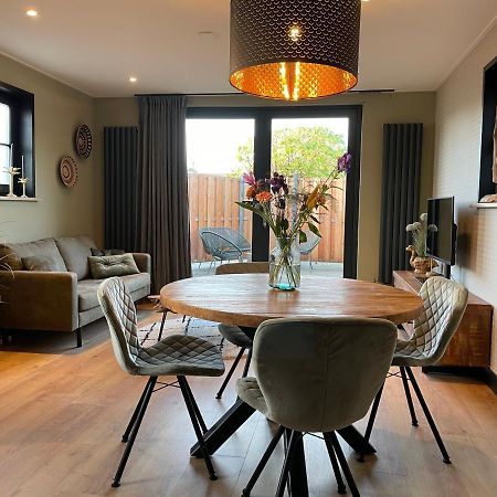 De Heerlykheid Wemeldinge, Vlak Bij Strand En Bos, Ruime Vakantiewoning Met Eigen Patio In De Karakteristieke Dorpsstraat Extérieur photo
