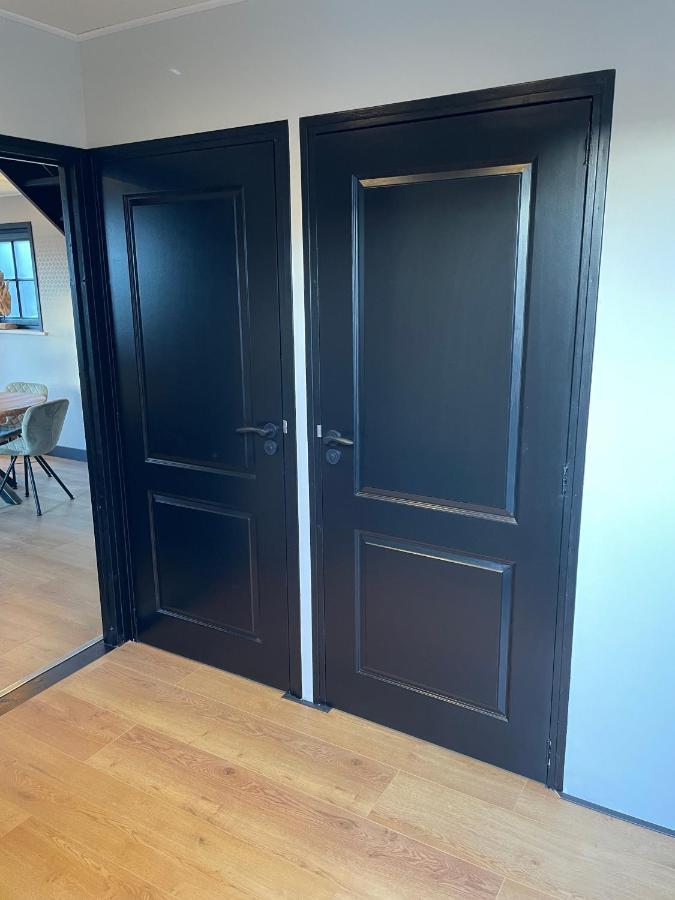 De Heerlykheid Wemeldinge, Vlak Bij Strand En Bos, Ruime Vakantiewoning Met Eigen Patio In De Karakteristieke Dorpsstraat Extérieur photo