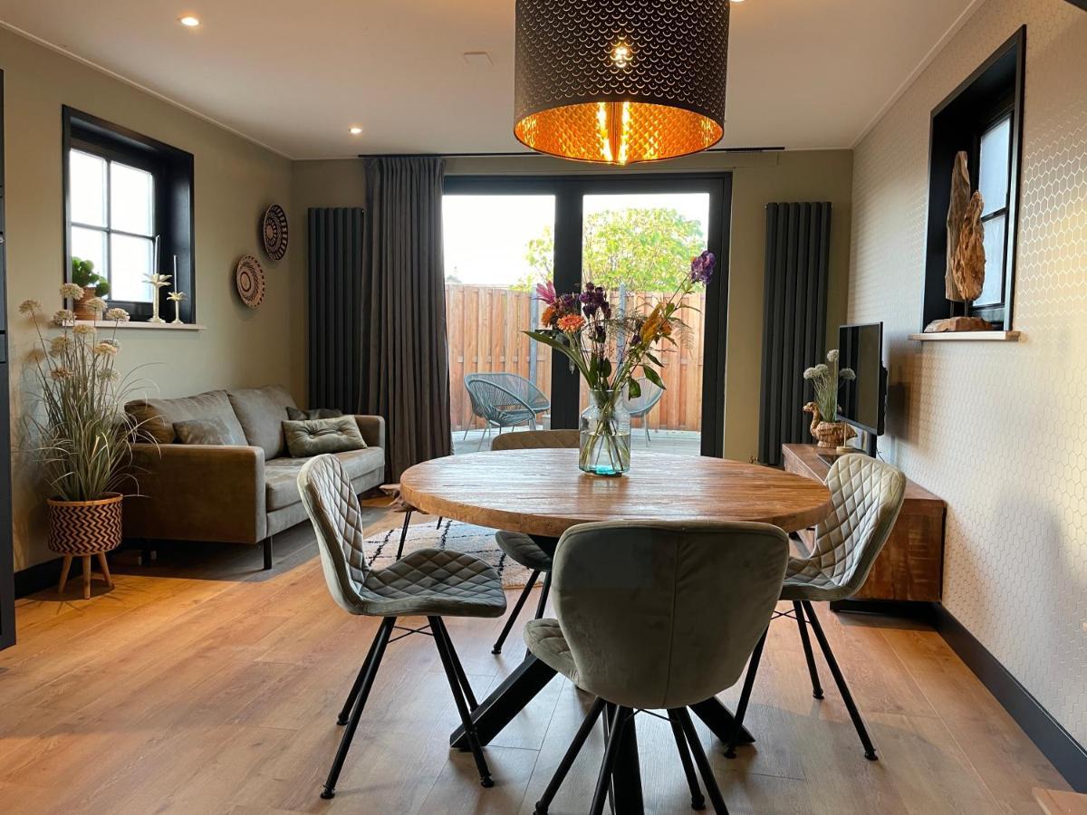 De Heerlykheid Wemeldinge, Vlak Bij Strand En Bos, Ruime Vakantiewoning Met Eigen Patio In De Karakteristieke Dorpsstraat Extérieur photo